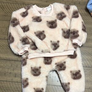 GAP Baby Cream Fuzzy Outfit